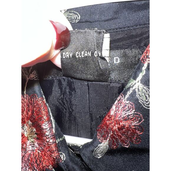 Silkland Black Floral Embroidered Silk Button Up Blouse Sz 8 Petite - Picture 4 of 5